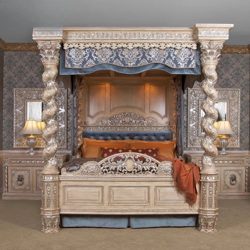 Hauptschlafzimmer von Palace, Stoffbett, mit Moskitonetzregal