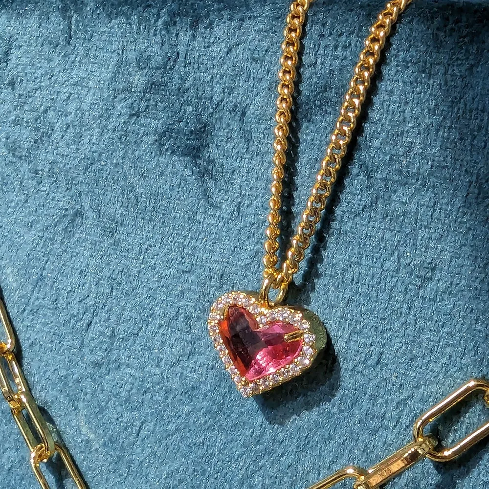 

Европейская и американская ниша, высококачественное универсальное двухцветное латунное стеклянное ожерелье с подвеской Love