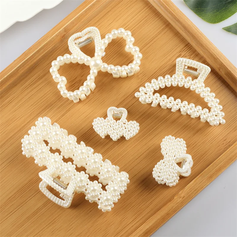 New Women Pearl Claw Clips Hollow Geometry Hair Claw Big Size Headband Hairpin for Girls Crab Hair Clip Fashion Hair Accessories