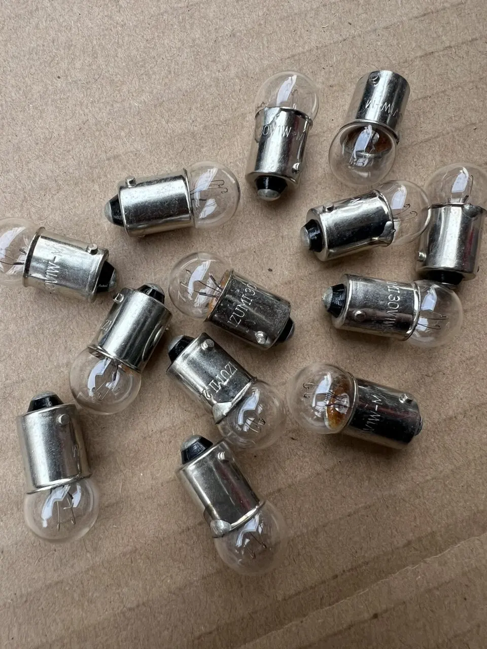 20-個-idec-ls-2-24v1w-ls-3-30v1w-ハロゲンバヨネットインジケーターライト照明小型電球新品