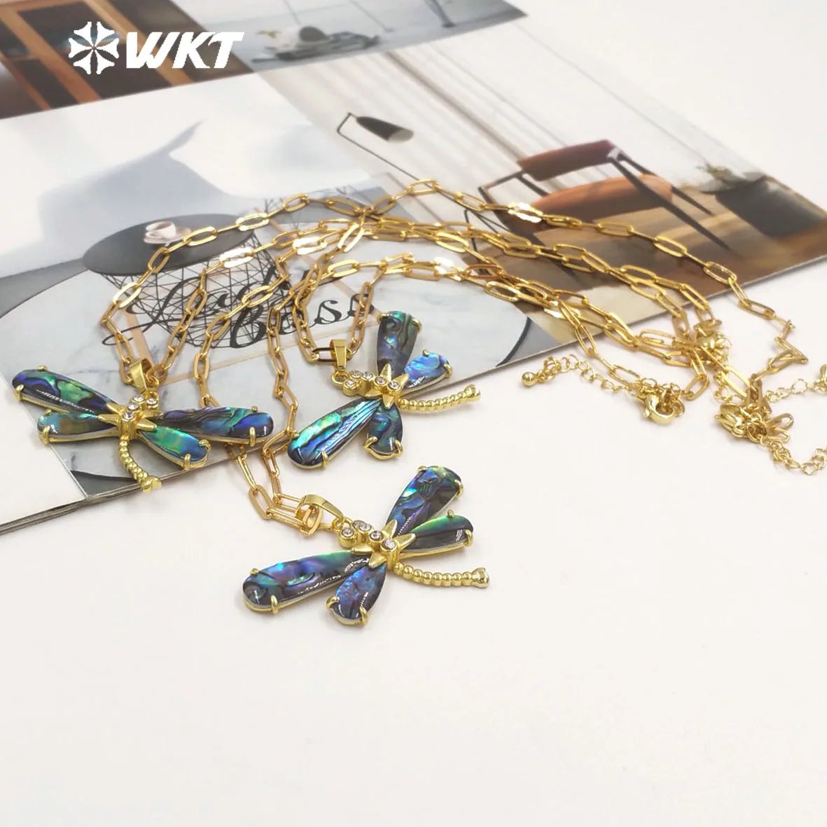 

WT-JN336 Замечательное изысканное позолоченное ожерелье из натуральной ракушки морского ушка в форме стрекозы для женщин, элегантные ювелирные изделия для повседневного ношения