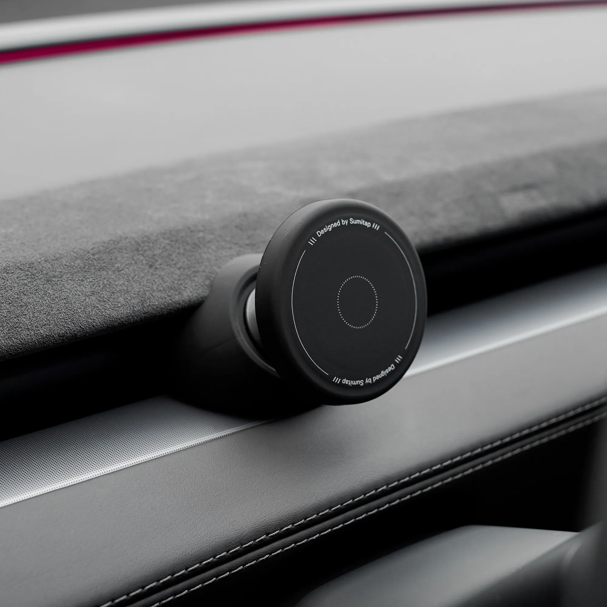 Versteckte magnetische Handyhalterung für die Mittelkonsole des Tesla Model 3 Highland Model Y YL Juniper, coole, modische Navigationshalterung – Detail 11