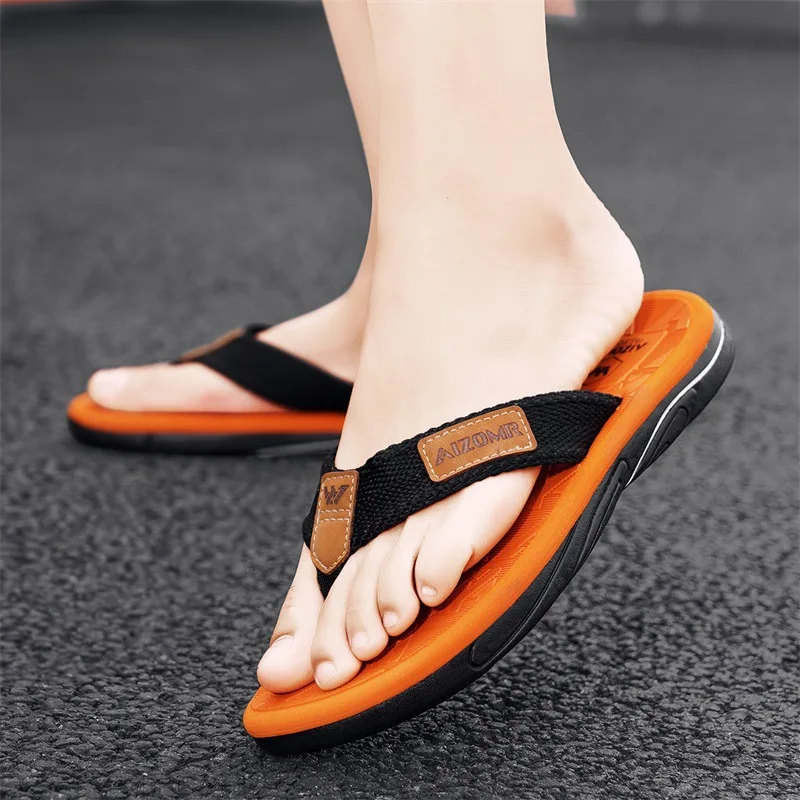 Flip-flops 2026 new summer men's sandals soft-soled non-slip beach shoes casual and comfortable men's slippers