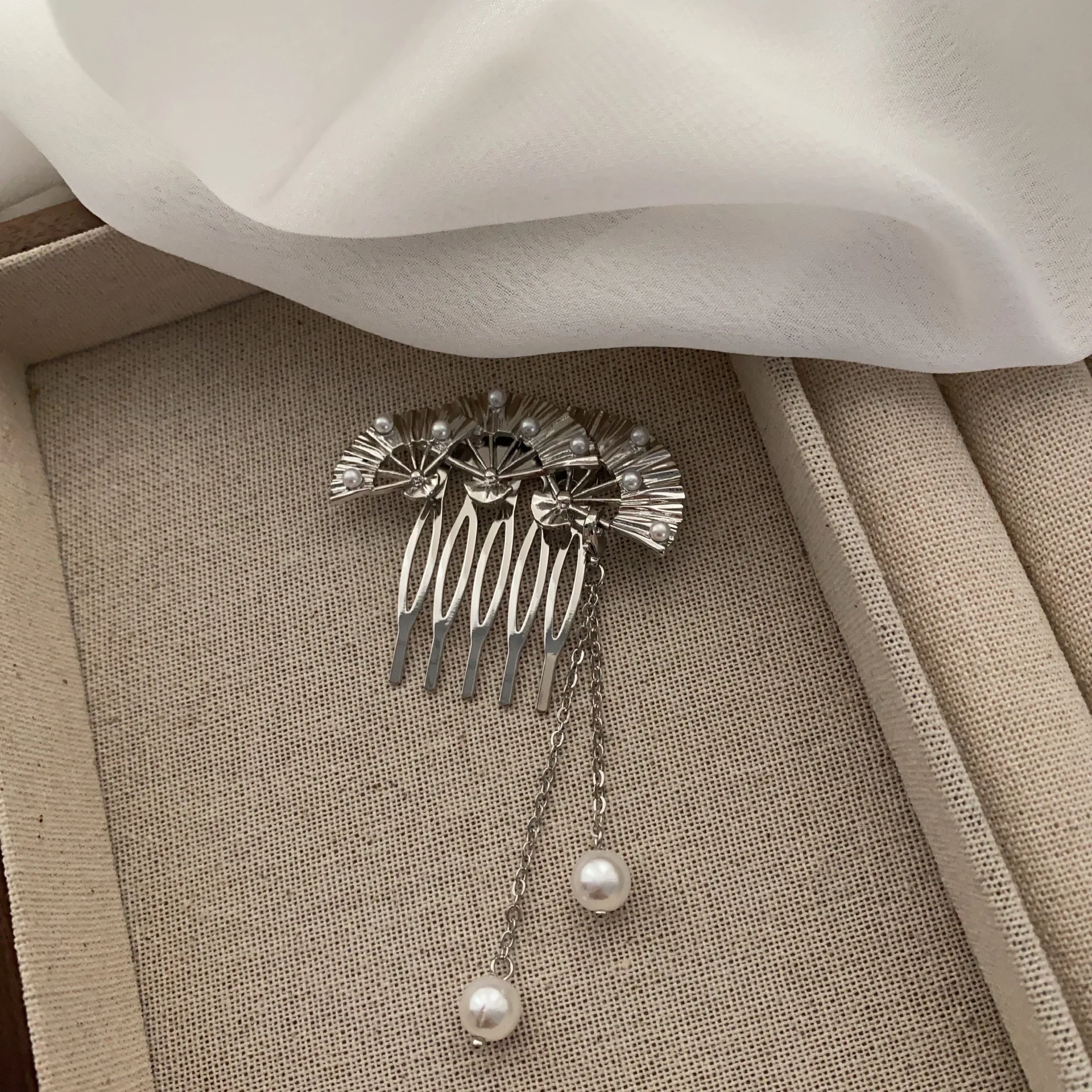 Simple Alloy Hair Combs Bride Wedding Hair Jewelry Chinese Fan Shaped Hairpins Side Clips Woman Pearls Tassel Hair Accessories