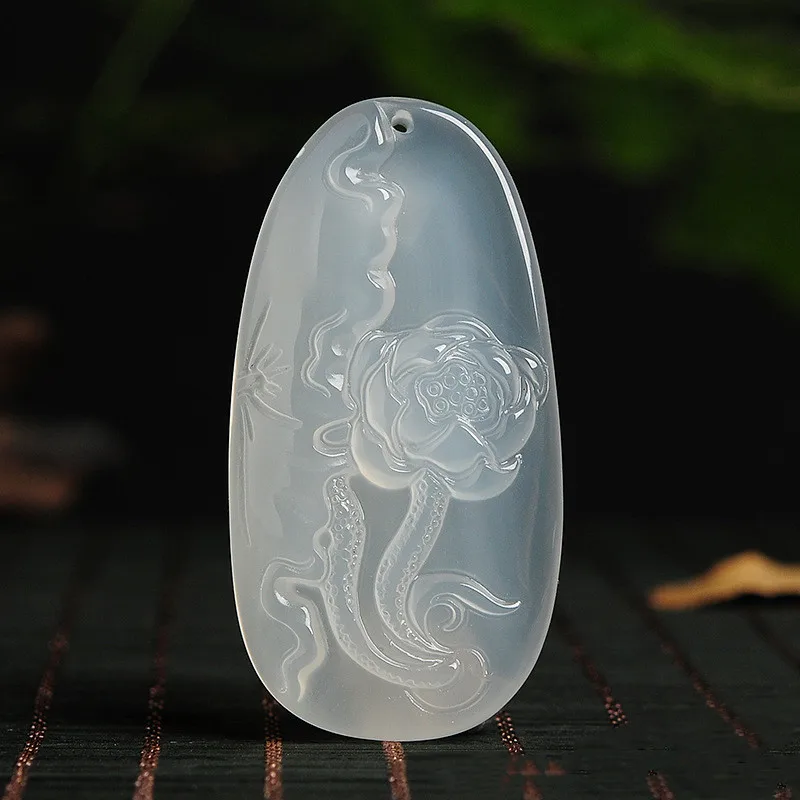 Natural Agate Ice-moistened White Chalcedony Lotus Leaf Lotus Pendant Popular Pendant for Women's Flowers.