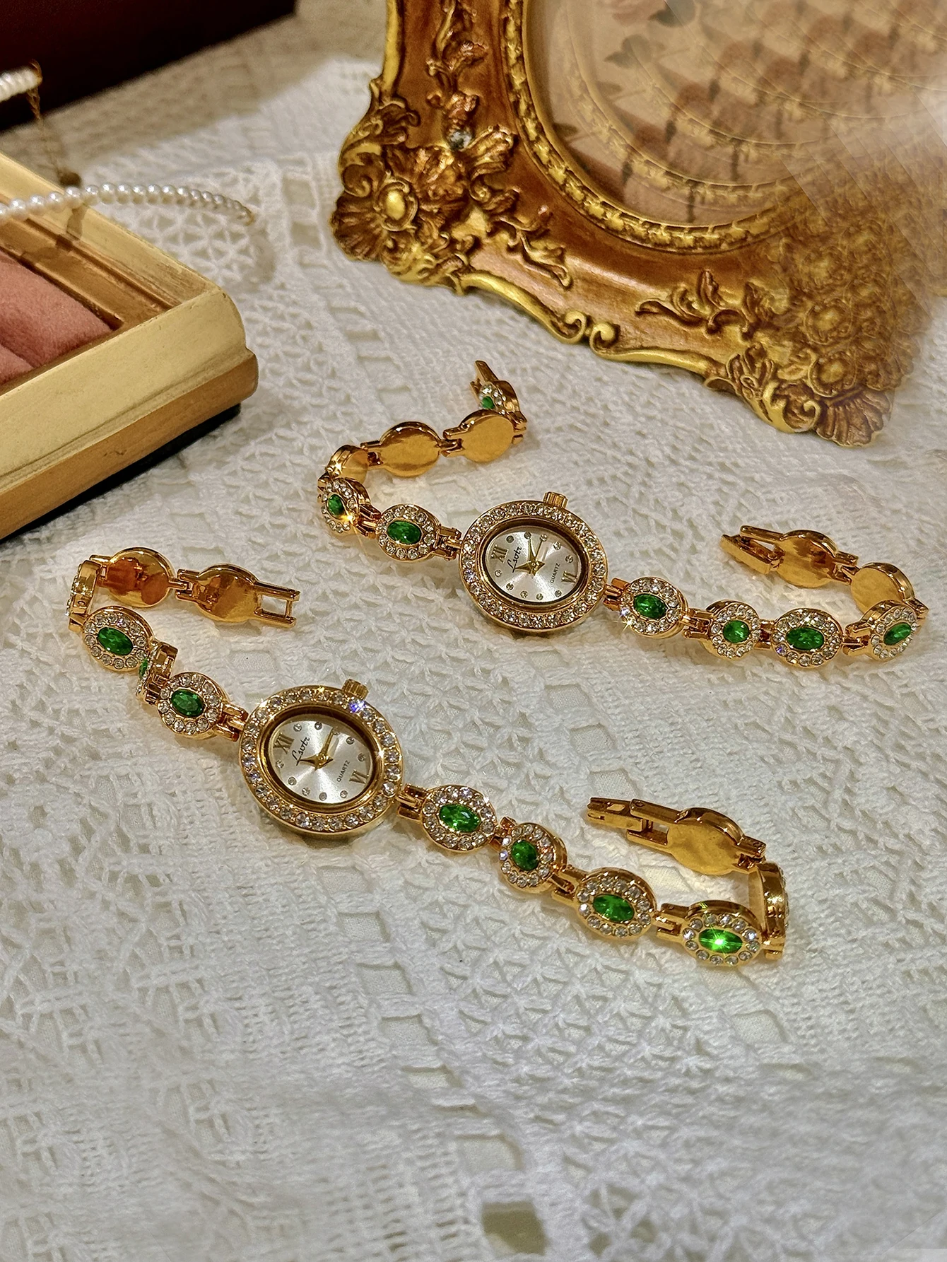1 Piece of New High-End Colorful Tourmaline Gemstone Rhinestone-Encrusted Light Luxury Retro Elegant Fashion Women\'s Watch with an Oval Dial,