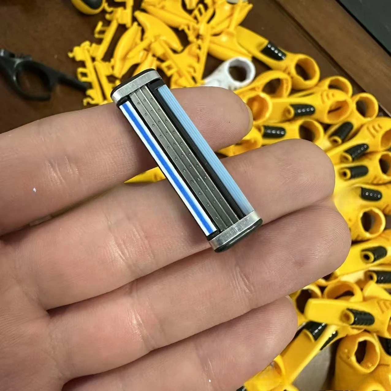 فقط شفرات ماكينة قص الشعر ماكينة الحلاقة الثورية موتو #1