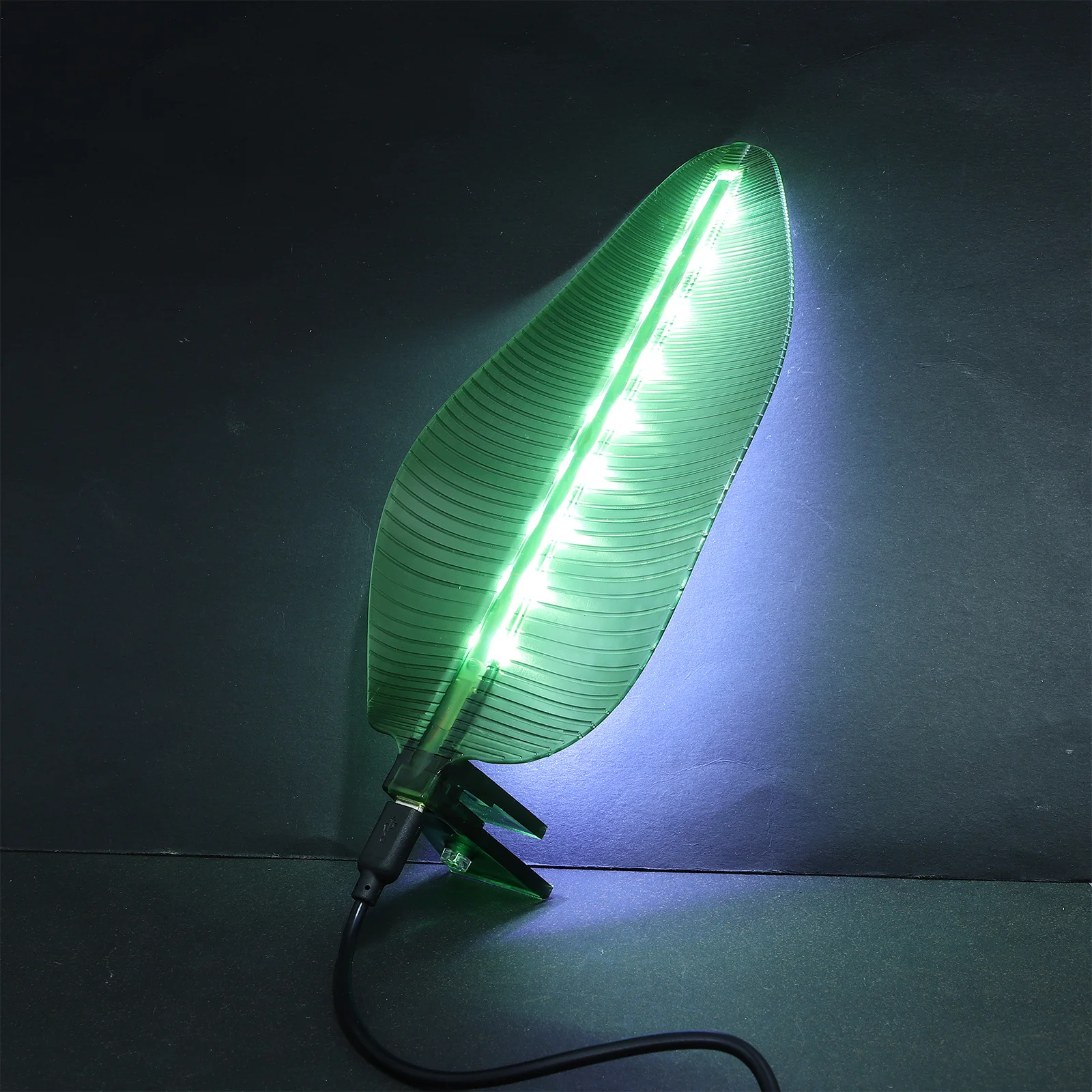 

LED Fish Tank Light High Brightness USB Powered Clip on Compact Aquarium Lamp Small Fish Tank Daily Use Aquarium Lighting