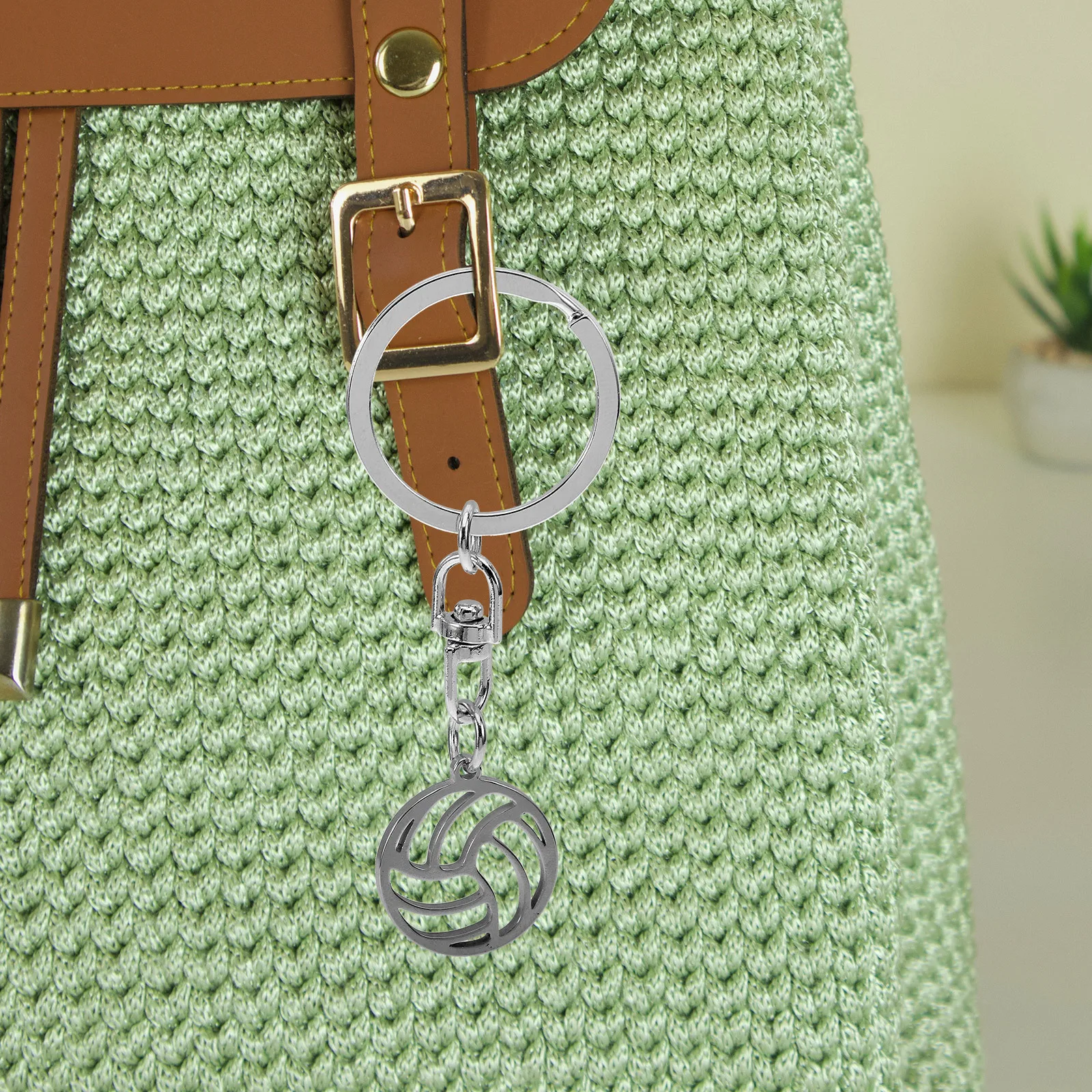 

3Pcs Volleyball Keychain Set Trendy Hollow Stainless Steel Pendant Sports Ball Keyring for Backpack Handbag Party Favor