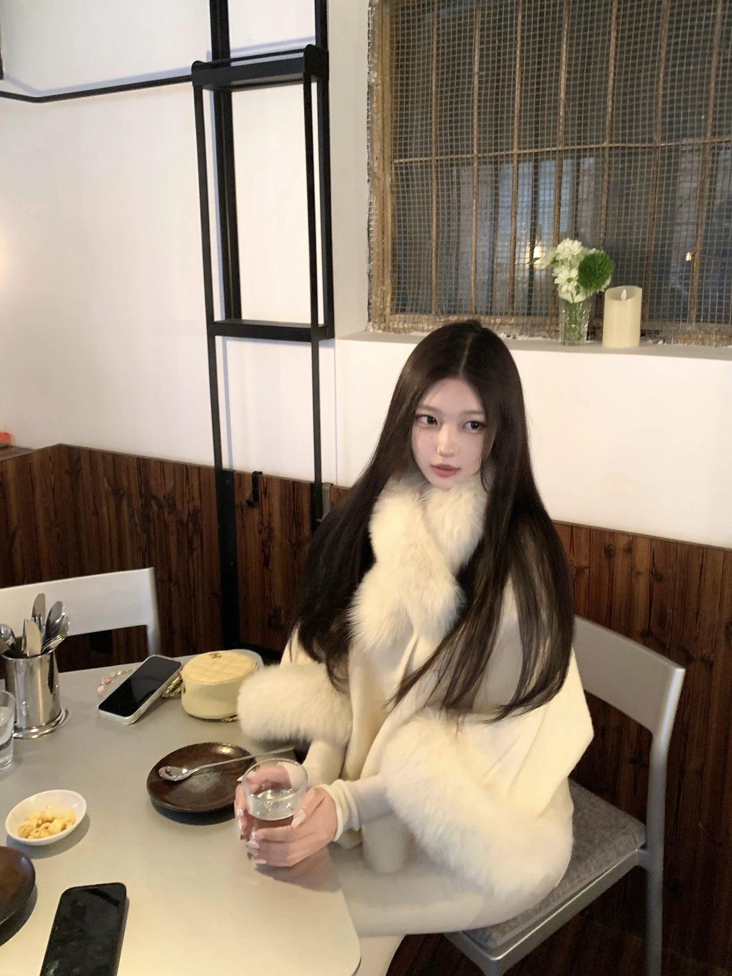 

Шуба из натурального меха для женщин, зимняя, маленький размер, шерстяная верхняя одежда, бренд Tsuki, смесь полиэфирного волокна, коллекция Зима 2025