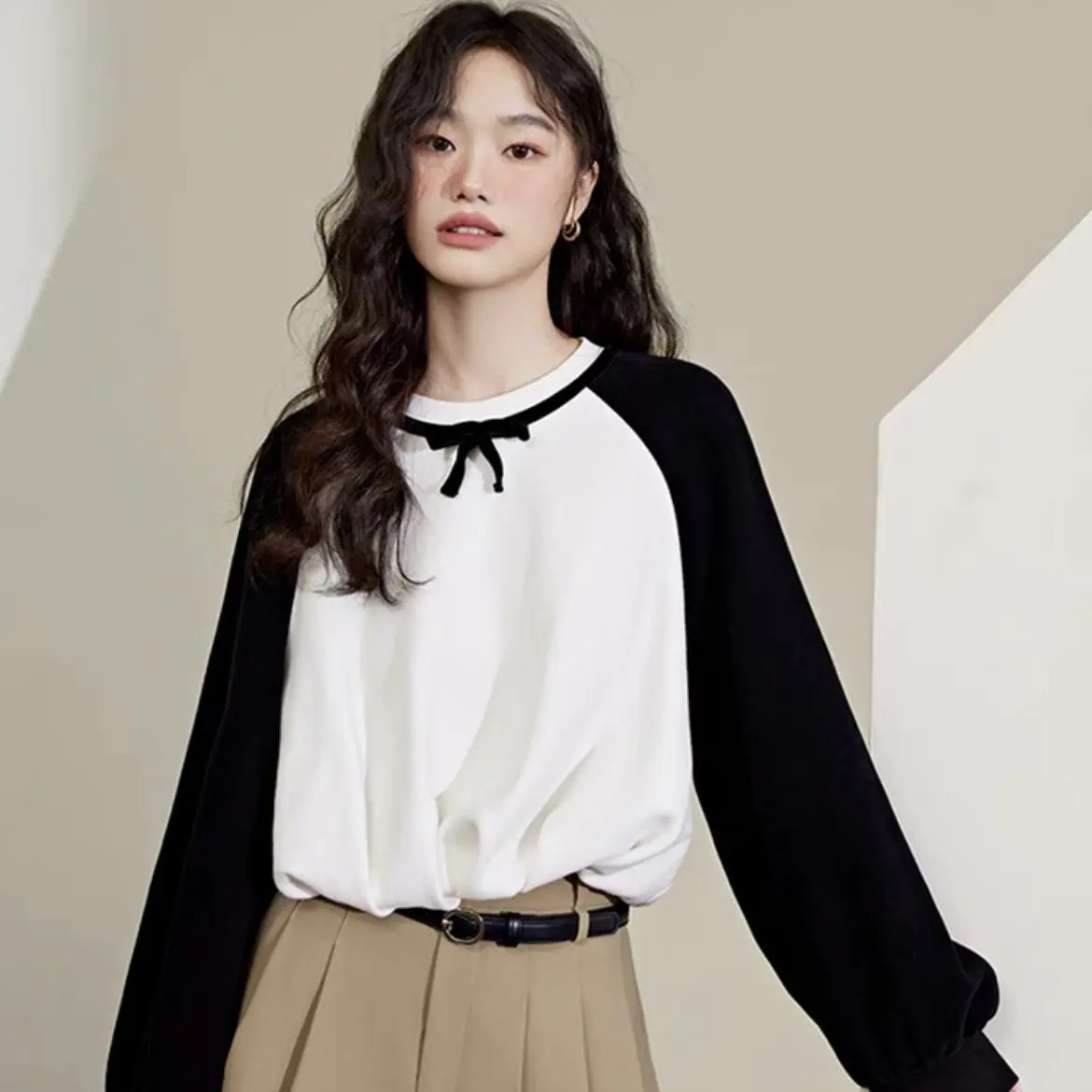 

Женские толстовки, одежда 2000-х годов, облегающая с круглым вырезом и вышивкой, украшение для юниоров, антихолодная массивная полоска, флокированная молодежная одежда для колледжа