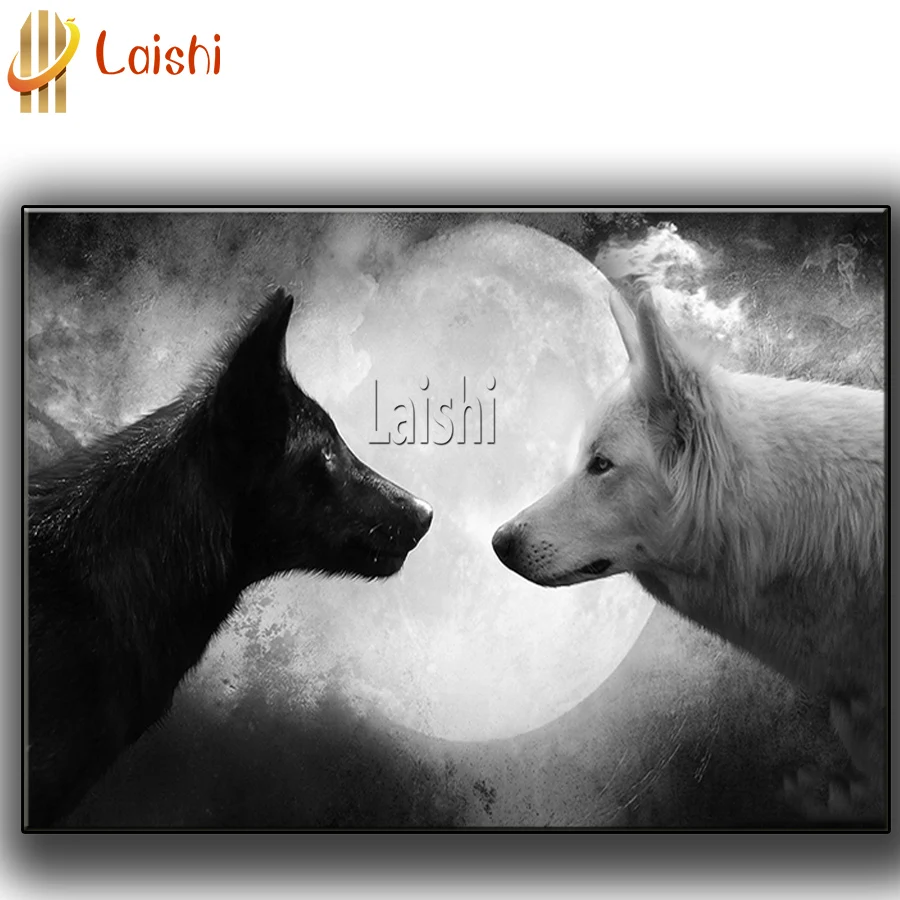 Black and white animal art on the night of the full moon, two wolves look at each other from the sky, Diamond painting decor