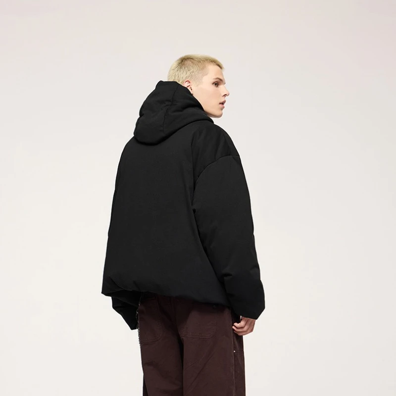 Doudoune à capuche pour hommes |   Nouveauté 2024 A/W avec tissu tricoté fonctionnel et silhouette Boxy, remplissage 90% duvet
