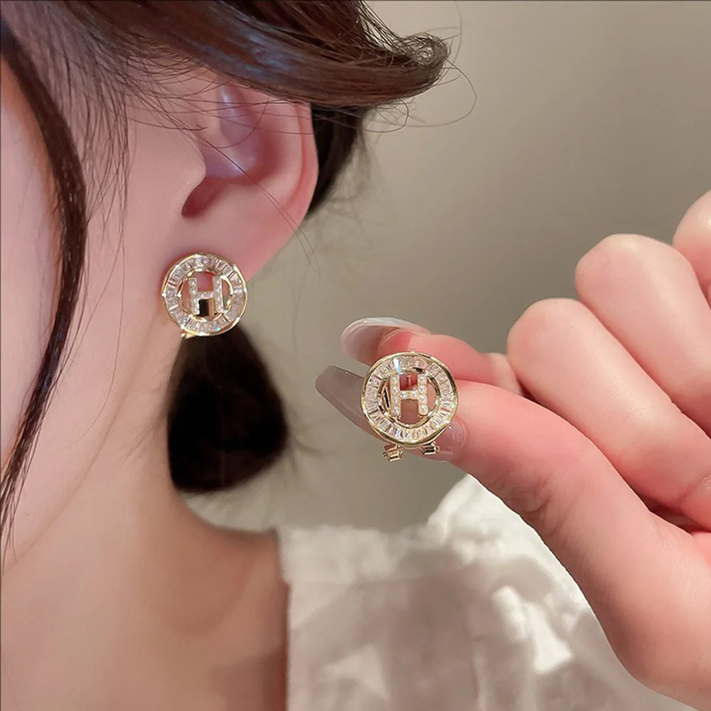 

Real Golden Electroplated Silvery Needle Pearl Zircon Letter Earrings ins Light Luxury Studs Fashionable Jewelry For Women