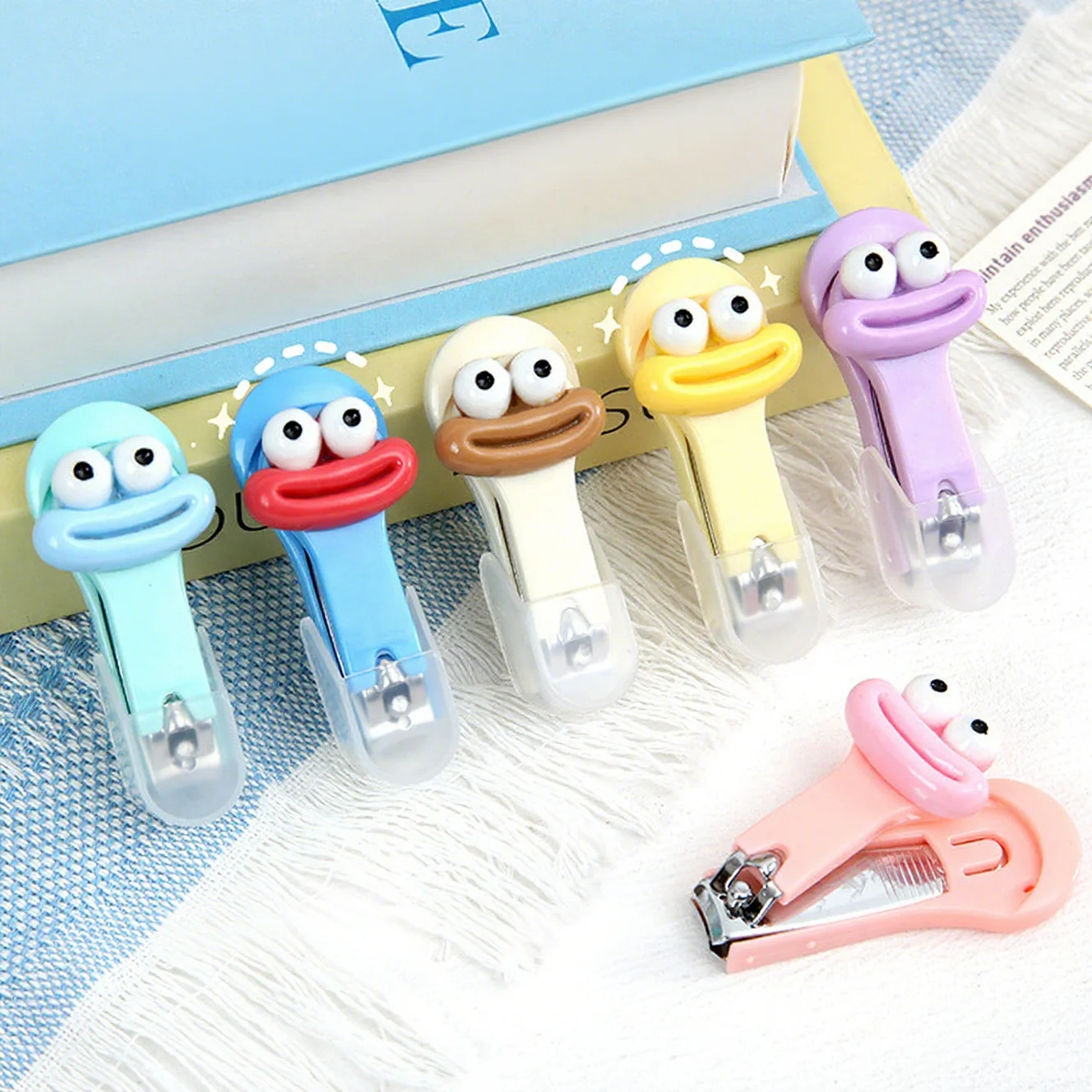 Household Nail Scissors Compact Size Lovely Design High Quality Convenient Nail Accessories Portable Nail Scissors Nail Clippers