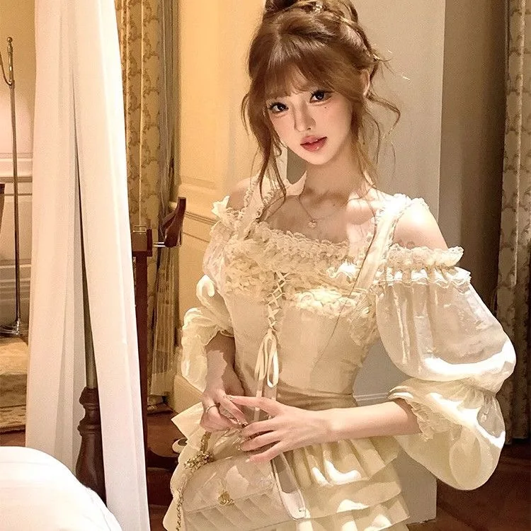 

Elegant women's clothing sweet lace strappy shoulder bubble sleeve shirt can be worn inside or outside casual princess style top