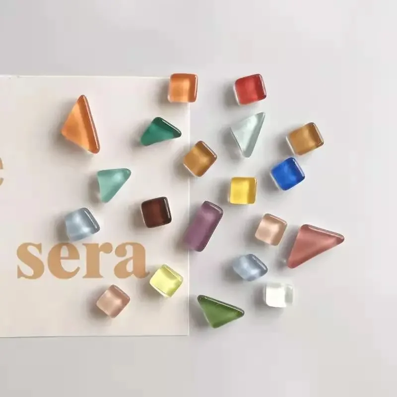 20pcs/1 סט מיני זכוכית יפה דמות לא סדירה מגנטים מגנטים משרדיים מגנטים משרדיים