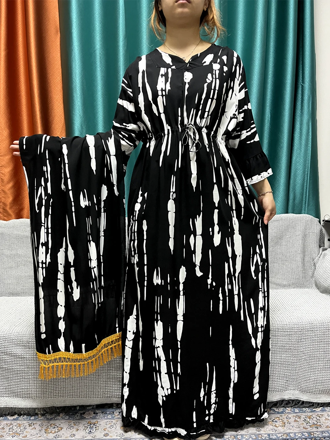 2024 coton Abayas pour femmes Islam imprimé manches longues coupe ample Femme Robe musulmane deux pièces Abaya ensemble avec gland Hijabscarf