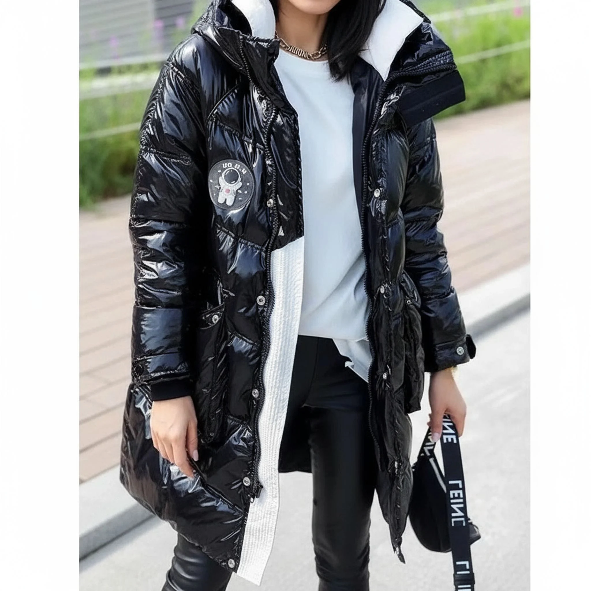 

Глянцевое пуховое пальто средней длины с капюшоном, белое, с наполнителем из перьев, в стиле Space Man Station, европейская мода, зимняя верхняя одежда