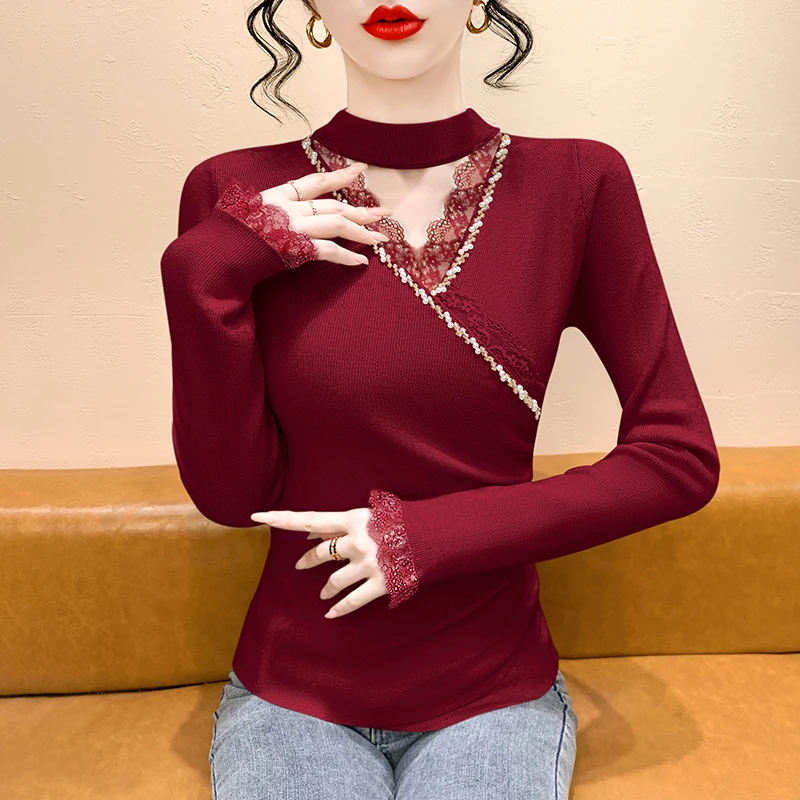 セクシーな透かし彫りVネックニットベースの女性用ロングスリーブレーススプライスビーズトップ、秋冬インナーウェア、ハンギングネック...