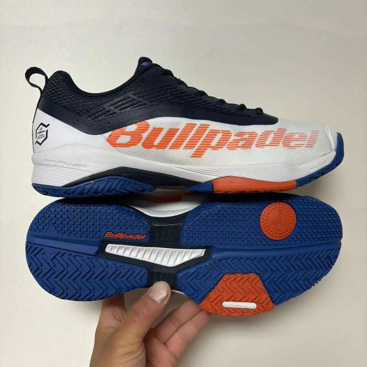 

Wide Top Men's Tennis Shoes Professional Breathable Non-slip Trainers Arch Support for Racket Sports
