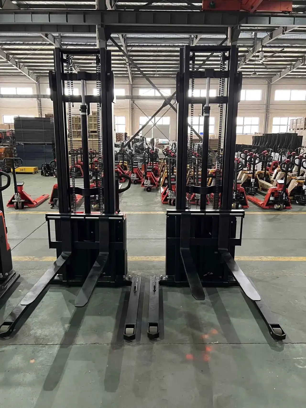 รถยกไฟฟ้าแบบเดินตาม Heli 2M 3.5M สำหรับขาย ขนาด 0.8 ตัน 1.5 ตัน แบตเตอรี่ลิเธียม สำหรับคลังสินค้า