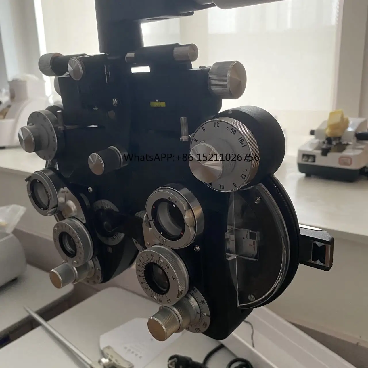 ST-100 Two Color Phoroptor Black White Comprehensive Manual Optometry Bull Eye Ophthalmic Equipments