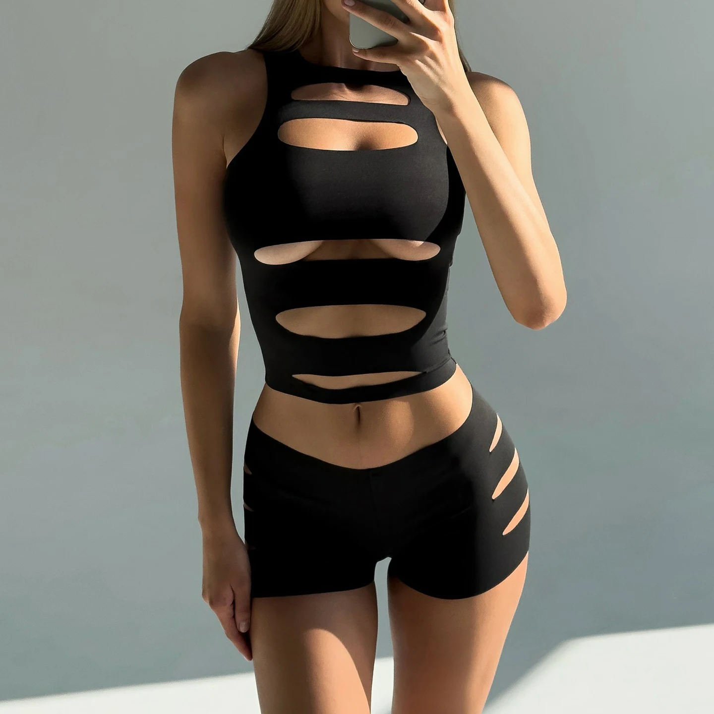 

Sexy Hollow Out Shorts Sets Women Slim-Fitting 2 Piece Sets Clubwear O-Neck Sleeveless Crop Top Low-Waisted Shorts Fashion Lady