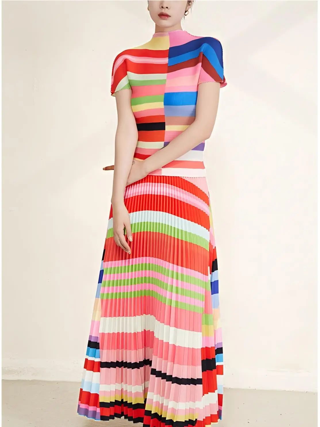 

Women's Spring/Summer Fashion Suit Skirt: High-End Pleated Top, Slim Fit, Stylish Elastic Rock Print Skirt (Two Pieces)