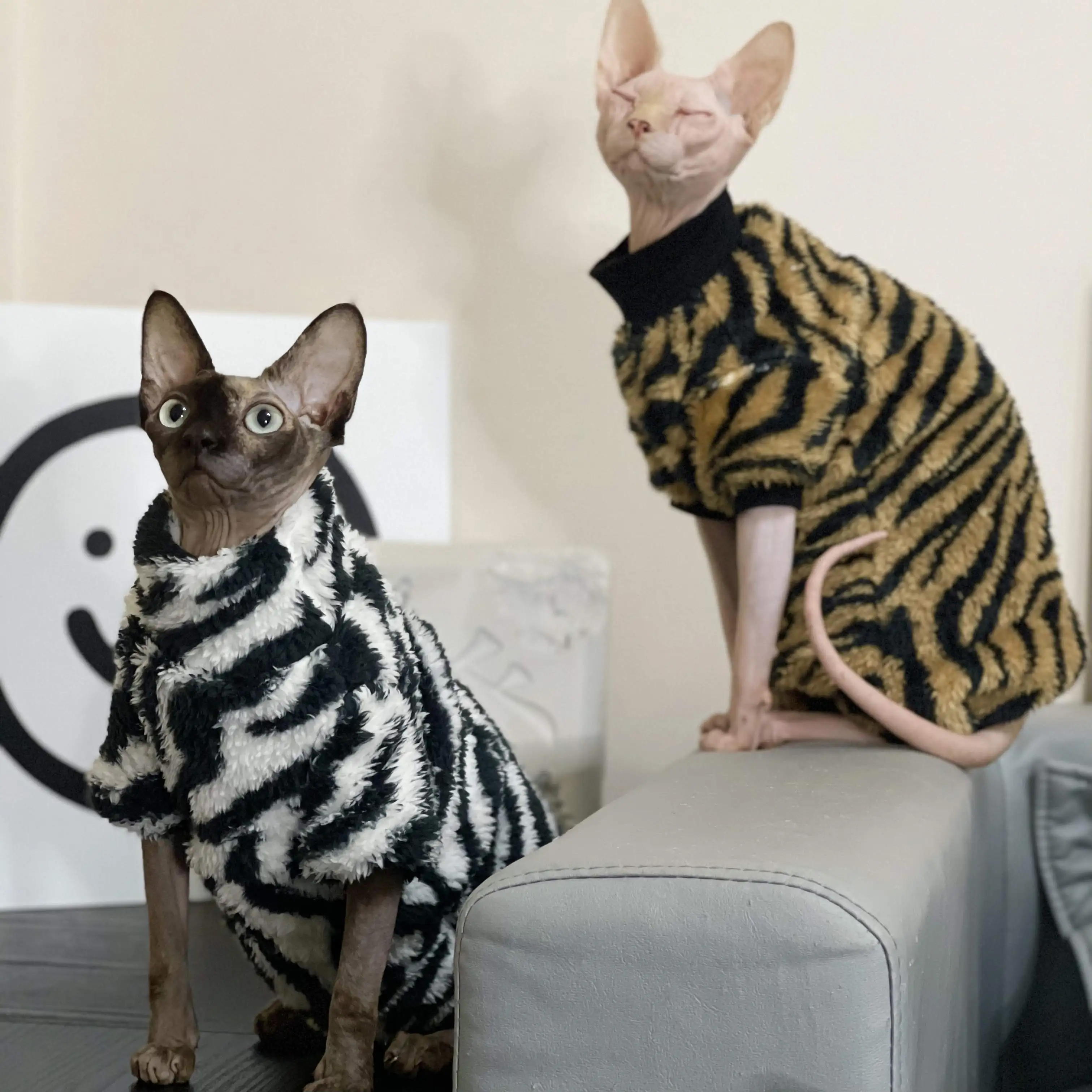 Winter leopard Print Sweater for Sphynx Cat Warm Lamb Fleece Long Sleeves Thick Coat For Devon Rex Soft Warm Pajama for Kittens