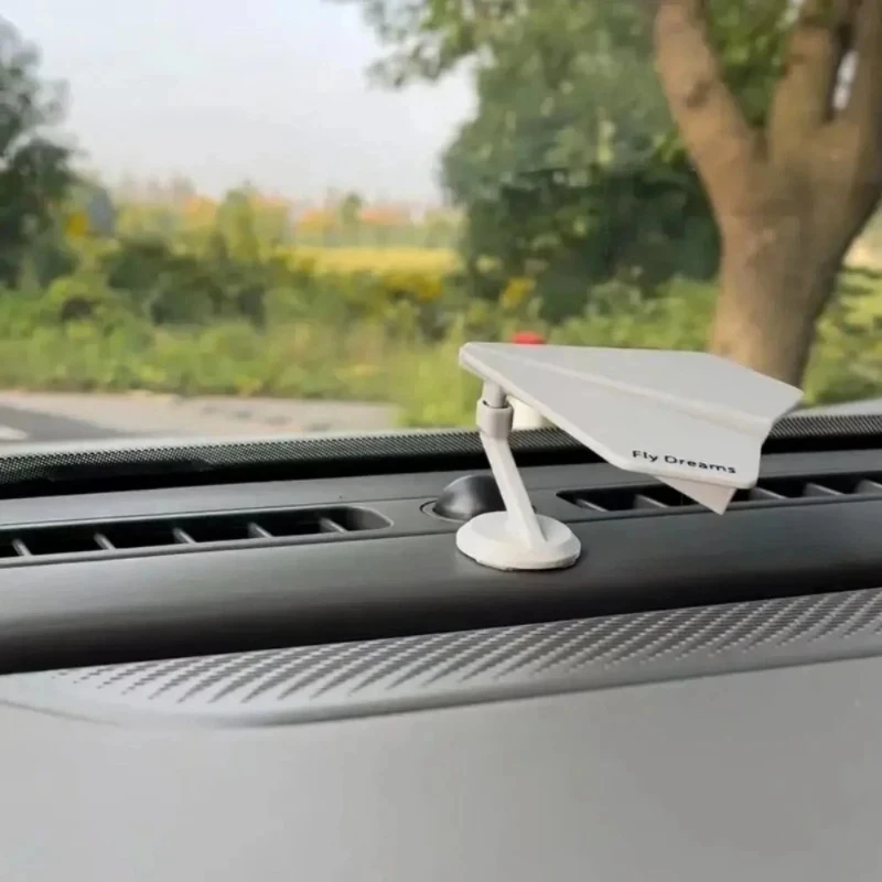Ornamentos de avião de papel de carro, inércia criativa no carro seguindo os brinquedos de decoração do console central em forma de aeronave