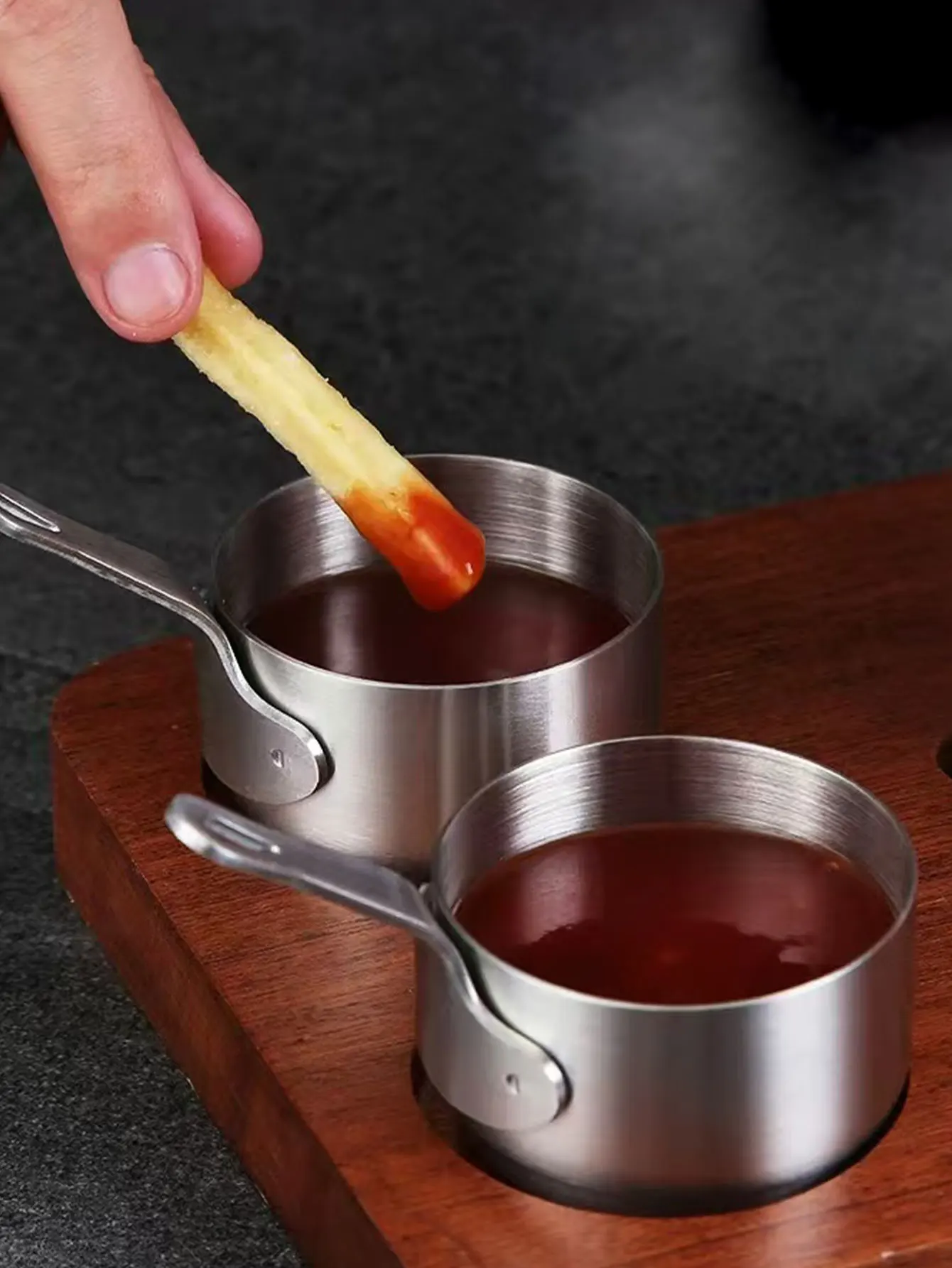 304 كوب صلصة من الفولاذ المقاوم للصدأ 100 مللي مع مقبض غمس طبق الإبداعية مطعم ستيك كوب صلصة الكاتشب التوابل وعاء صغير 1 قطعة
