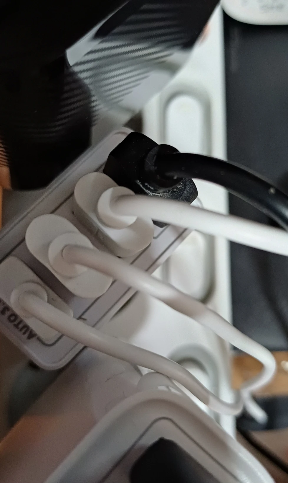 20W Multi-Port USB Fast Charger photo review