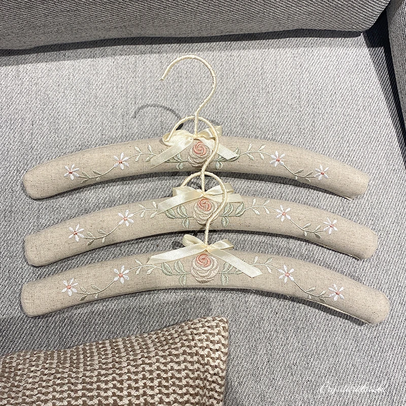 

3pcs 41cm European Styles Natural Linen Retro Sponge Silk Satin Shirt Cloth Clothes Blouse Hangers Clothes Hanger for Adult