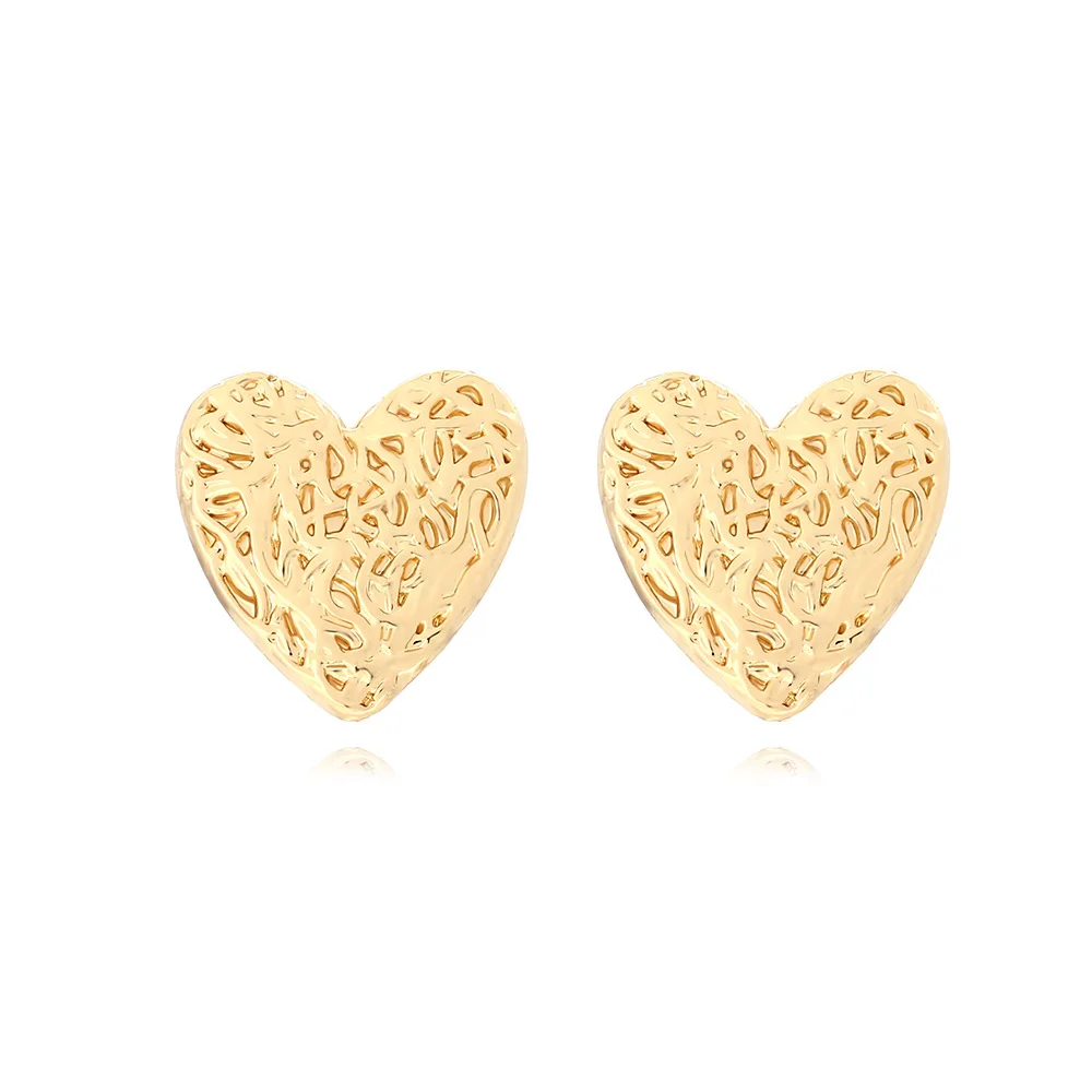 Simple and versatile pleated texture metal love stud earrings retro irregular concave-convex texture peach heart earrings