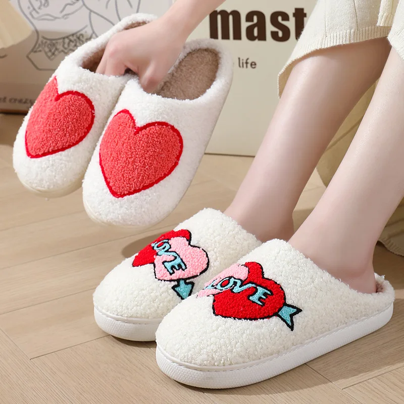 2024 Hot Selling Winter Smiling Face Big Heart Cotton Slippers for Women's Wholesale Indoor Home Plush Warm Slippers Shoes