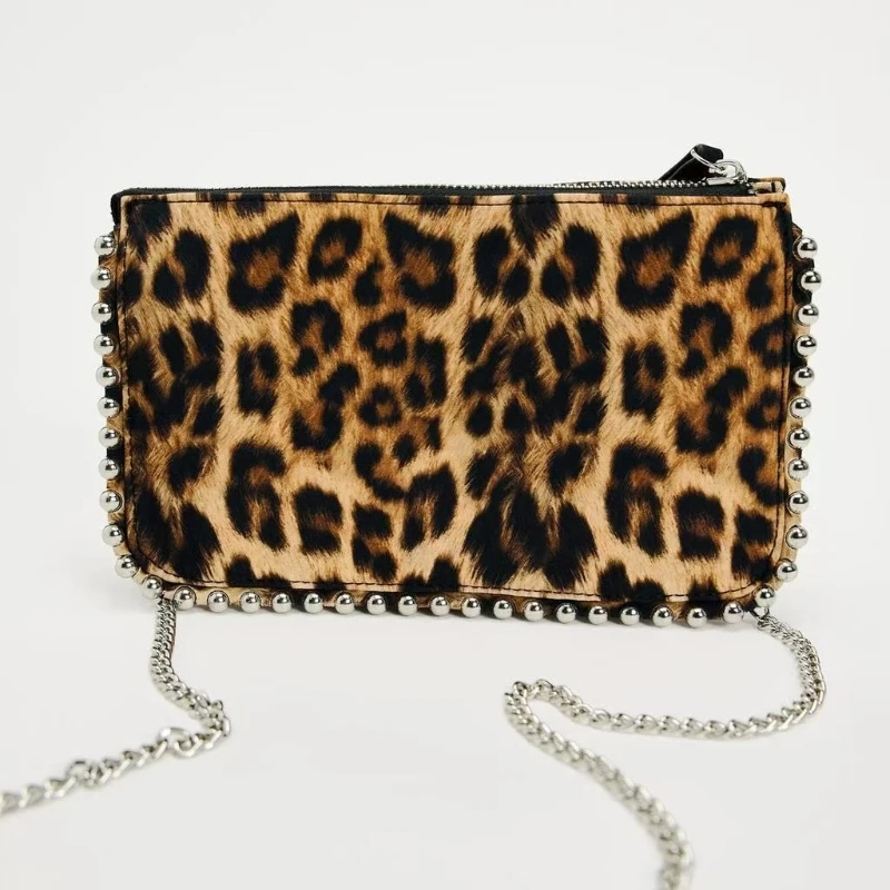 

Retro Leopard Print Pattern Women's Rivet Decorated Crossbody Bag Trend Soft Material Zipper Opening Chain Bag Sac A Main Female
