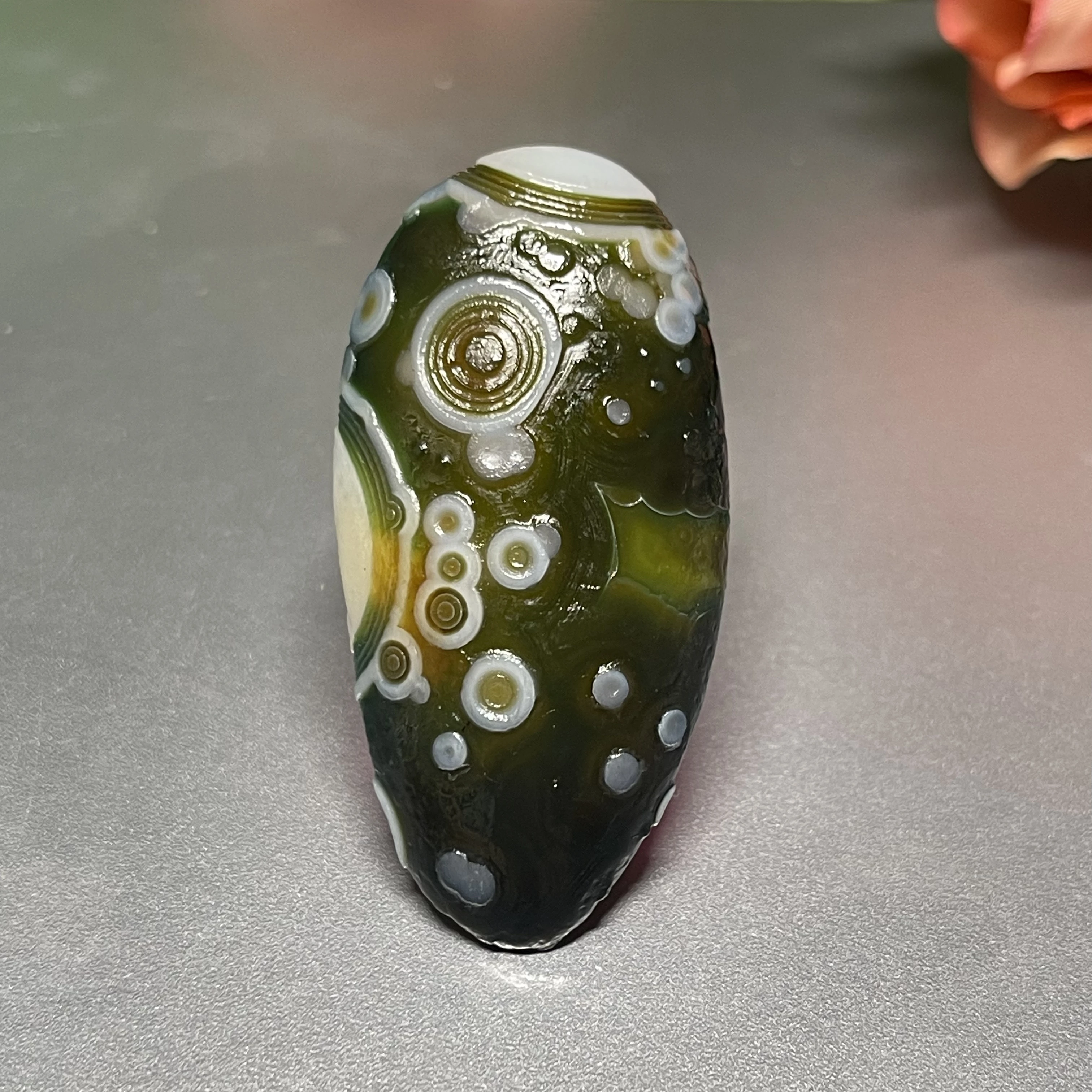 

Natural Green Sardonyx Gobi Cylindrical Agate Alxa Eye Rock Mineral Specimen Energy Spiritual Office Desk Ornament