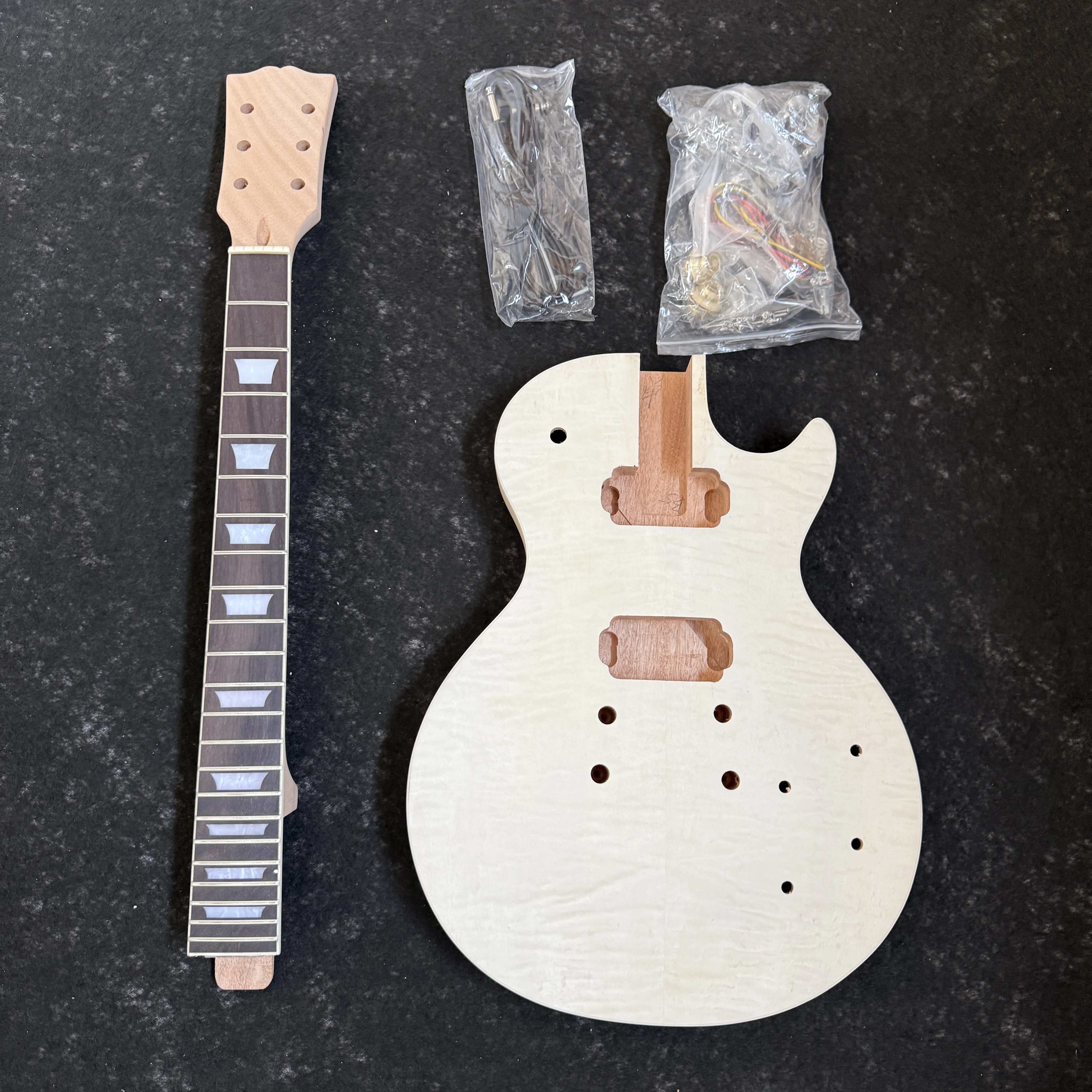 

LP00S Standard Mahogany Body Rosewood Fingerboard Electric Guitar Free Delivery Fixed Bridge Rock Music