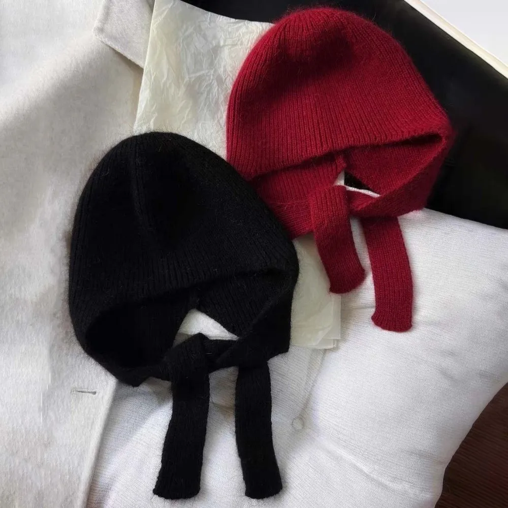 Minimalistische Strickmütze mit Ohrenklappen, winddicht, einfarbig, mit Bindeband, verdicktes Band, koreanischer Stil, trendige Damenmütze. – Detail 10