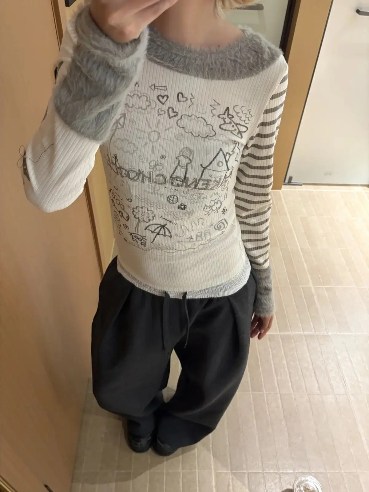 2026 Women Autumn Winter Korean Gray Striped Button Long Sleeve Tee Sweet Spicy Loose Fit Slimming Base Layer Top