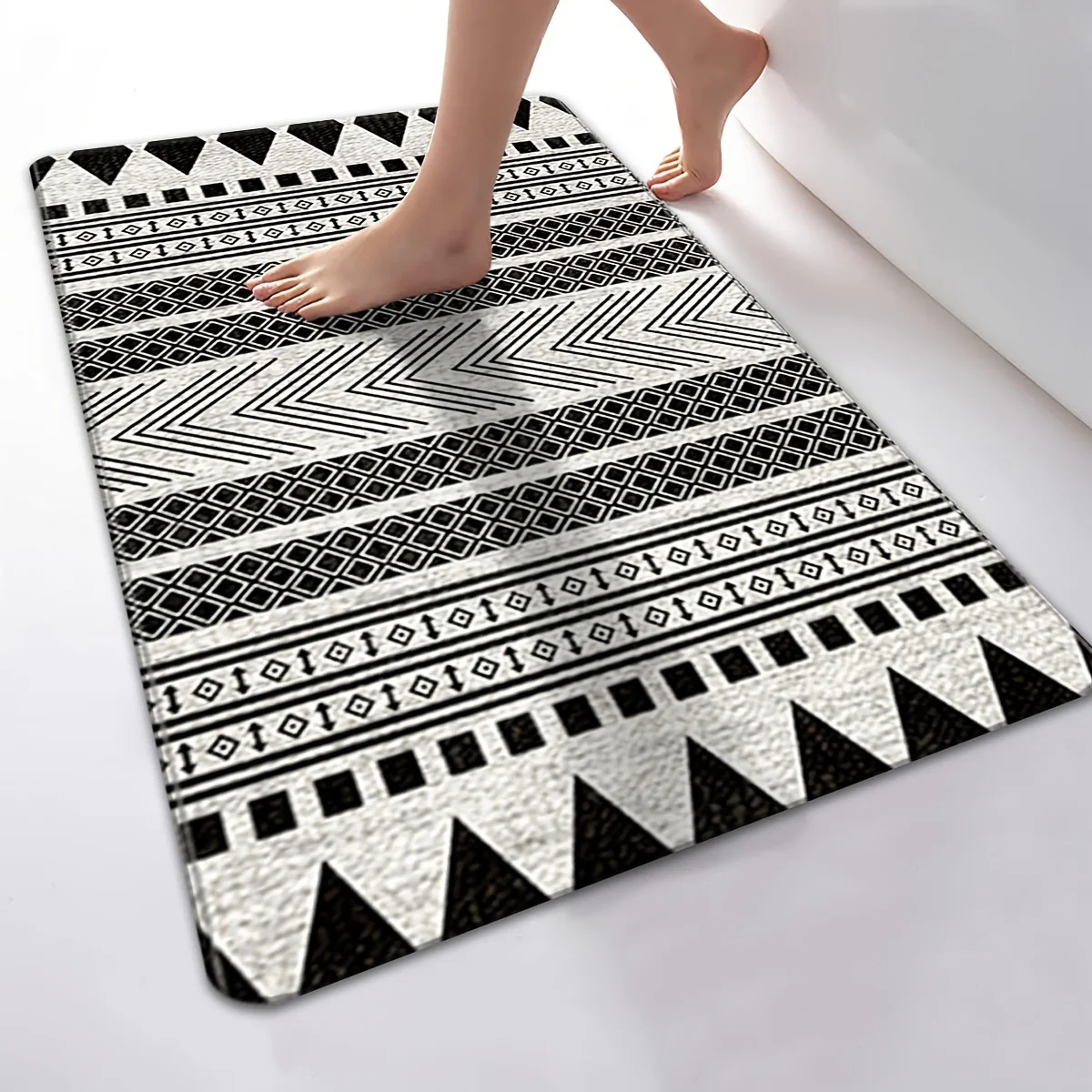 

Bathroom Rugs, Black&White Morocco Stripes Pattern Non-slip Shower Mat Modern Home Room Decoration Earth Floor Mat