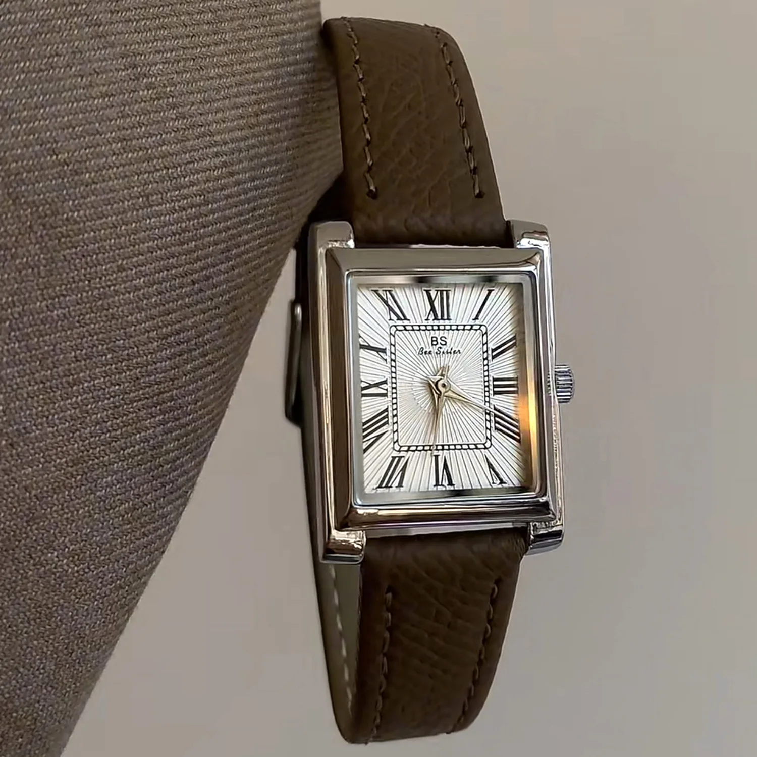 Exquisite Women'S Wristwatch Sophisticated Gray Color Minimalist Style Quartz Fashion Watch Women'S Gift New Women'S Wristwatch.