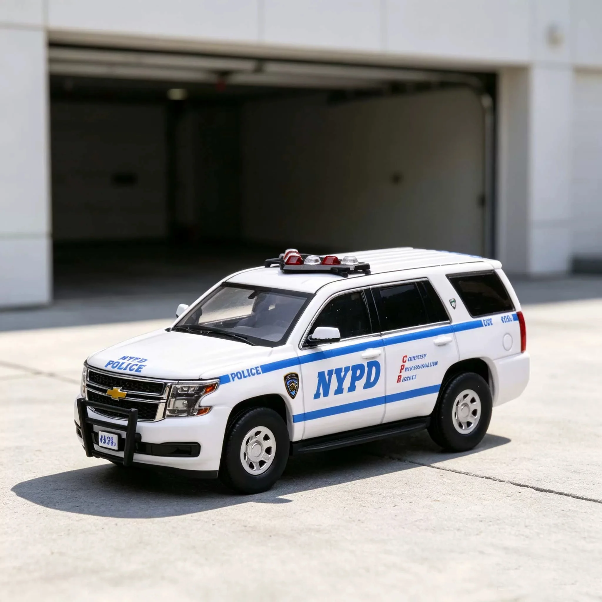 596 1:64 Chevrolet Tahoe NYPD New York Police Department Police Car Alloy Diecast Model Car Collectible