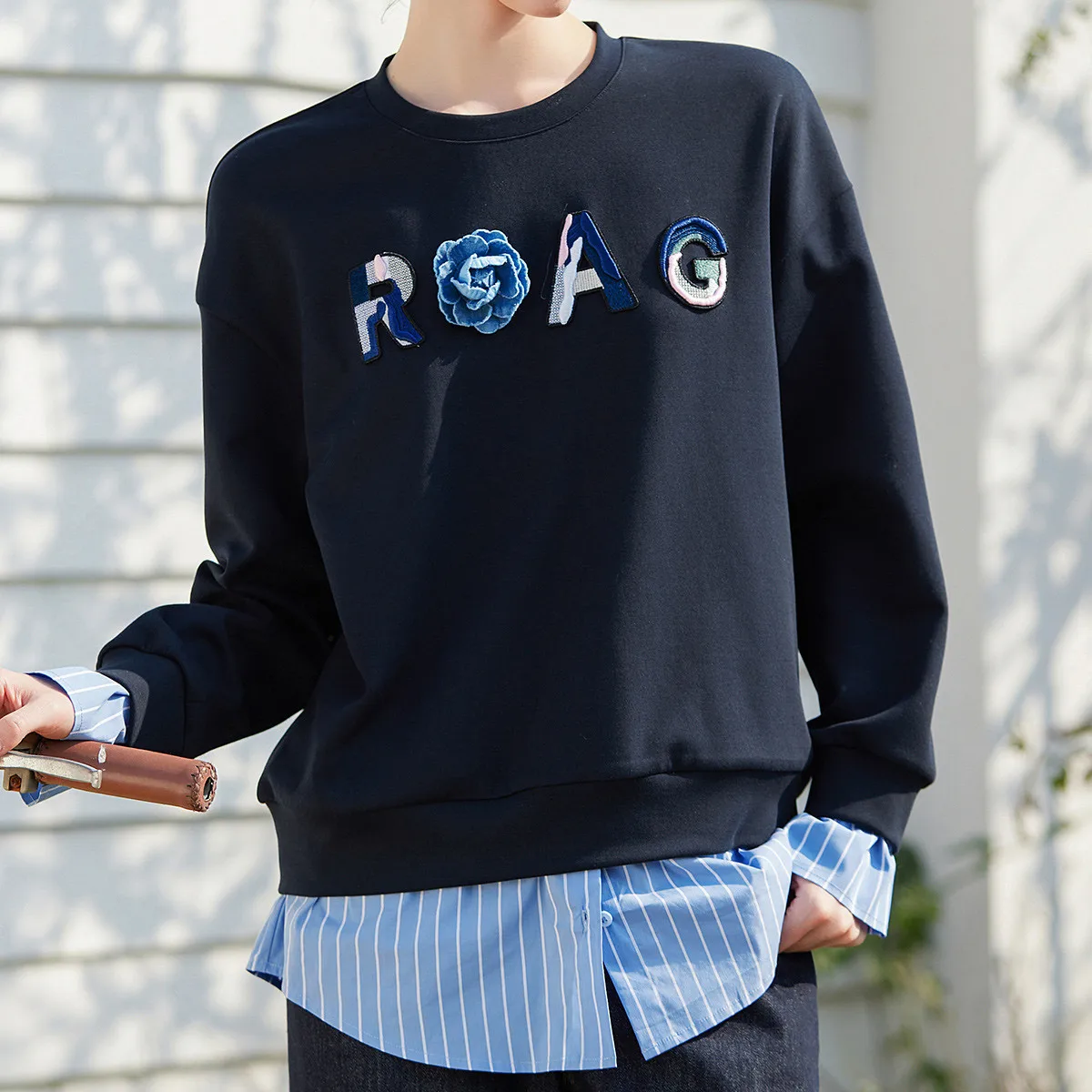 LOUIS YAO 2025 Spring Color Contrasting Splicing Fake Two Piece Hoodie Three Dimensional Embroidered Loose Women's Hoodie