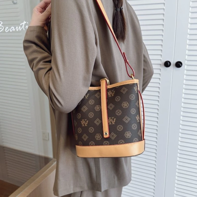 

Women's Handbag 2025 New Crossbody Bag Cute Portable Female Bag for Daily Use Travel Commuting Unique Printing