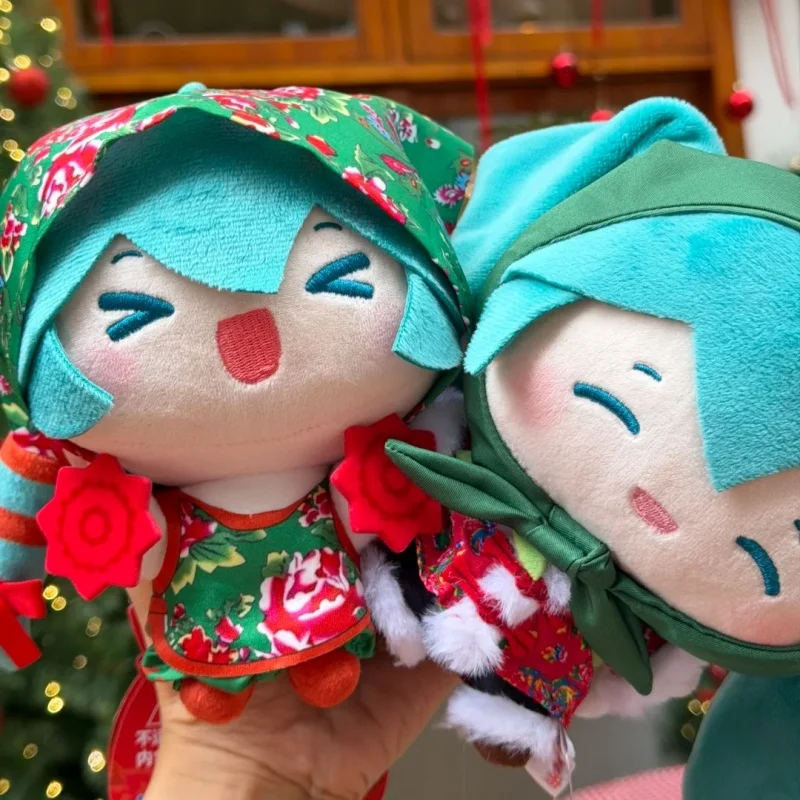 

Новый плюшевый брелок Хатсуне Мику в стиле северо-восточного цветочного пальто с встроенной воздушной подушкой, подвижный хвостик, подарок на Новый год для фанатов аниме