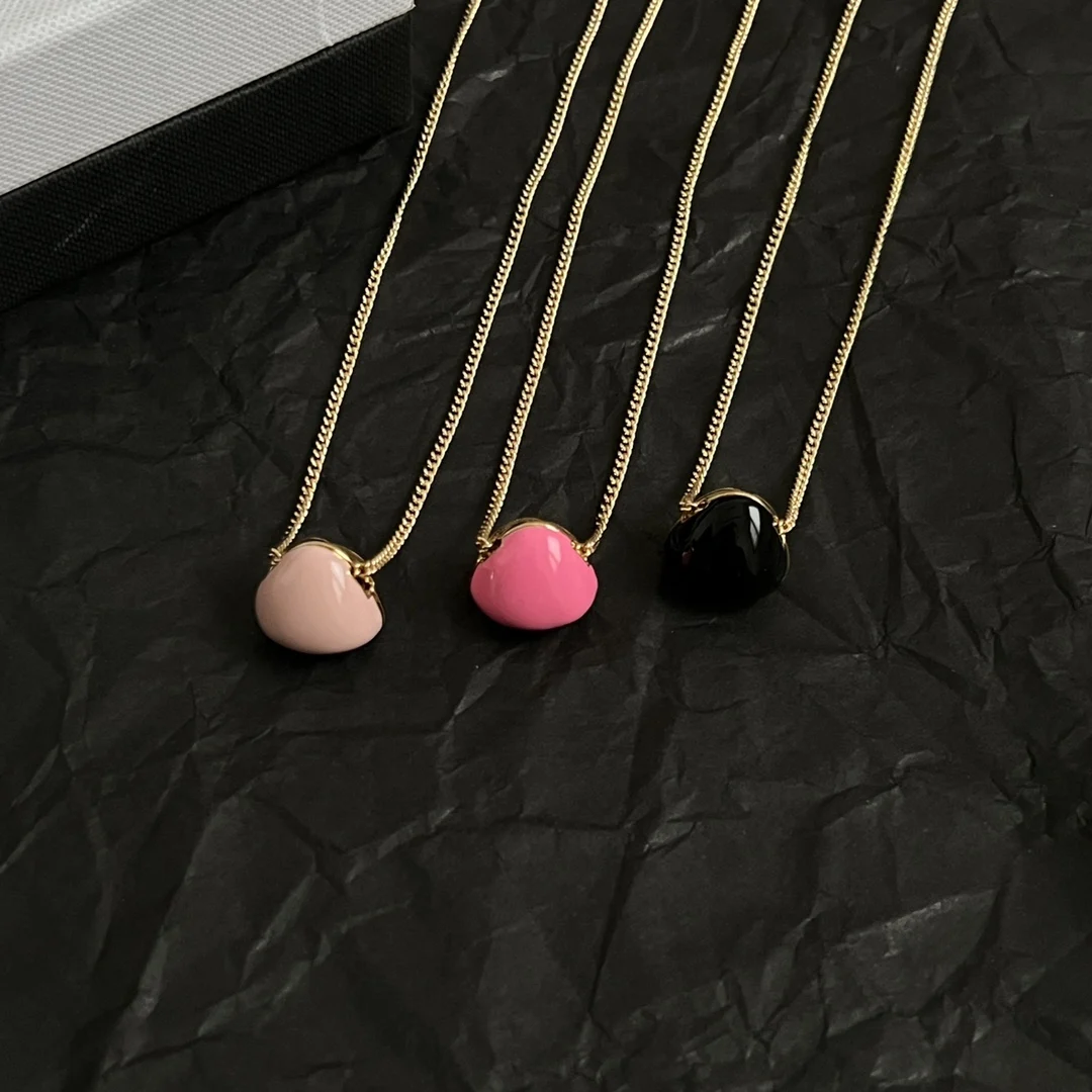 

Женская минималистичная позолоченная цепочка, ожерелье, эмалированная подвеска в виде каплевидного сердца, модный аксессуар