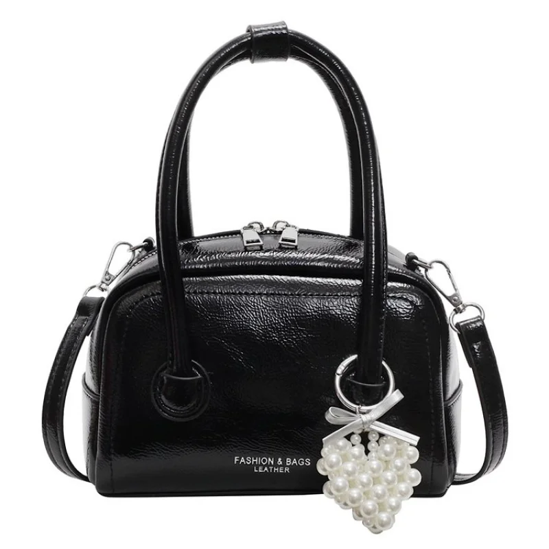 

Stylish Shoulder Bag Made From Genuine Leather For Ladies Featuring Popular Classic Elegant Look Handbag