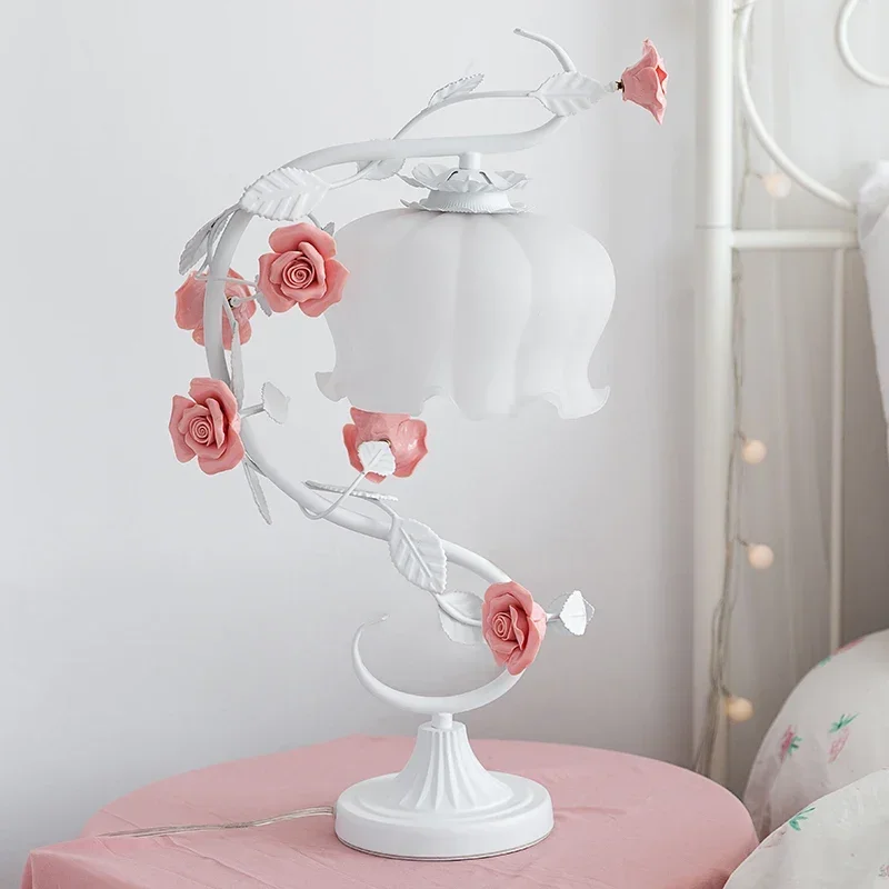 Romantic European Type Rose Flower Pink Desk Lamp Modern Contracted Creative Bedroom Pink Girl Children Room Bedside Lamp